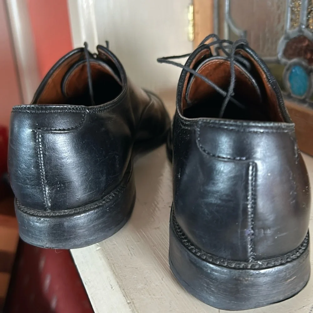 Allen Edmonds black Park Avenue leather oxfords. Size M 7.5